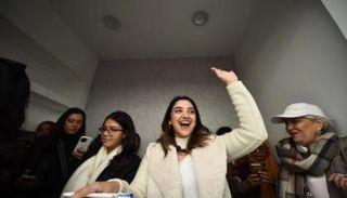 كنزي مدبولي في حفل توقيع روايتها