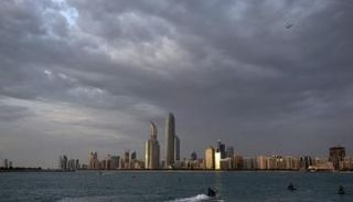 فرص لسقوط أمطار في بعض مناطق الإمارات