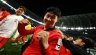 رغم الإقصاء.. سون هيونغ مين يخطف قلوب الجماهير السعودية (فيديو)