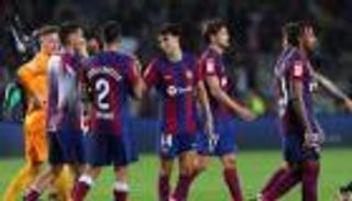 بعد 11 عاما من التوقف.. حل «صادم» لإنقاذ برشلونة بعد تشافي