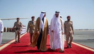 الشيخ خالد بن محمد بن زايد آل نهيان والشيخ عبدالله بن حمد آل ثاني