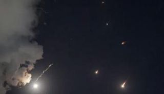 مئات الصواريخ الإيرانية في سماء إسرائيل