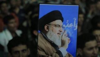 صورة حسن نصر الله في مظاهرة حوثية باليمن