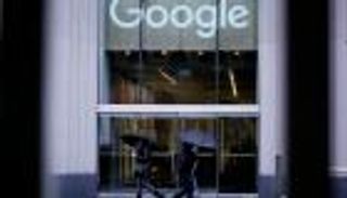 «غوغل» تساوم موظفيها لاستمرار العمل «الهجين».. وهذا هو الشرط