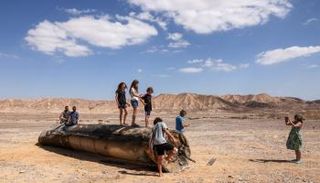 موقع بقايا صاروخ إيراني في صحراء النقب