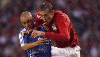 مباراة إنجلترا واليونان - أرشيفية