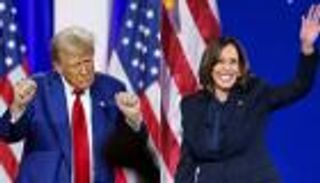 «الصلابة البدنية».. هاريس تستثمر «ورقة السن» في مواجهة ترامب