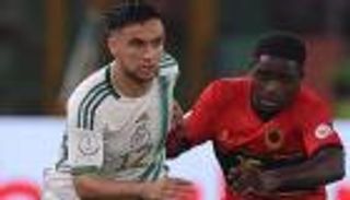 صورة صادمة.. آدم وناس يورط نفسه في الميركاتو