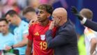 «لست ساحرا».. مدرب إسبانيا يرد على غضب برشلونة بشأن يامال