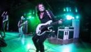 إصابة عازف الجيتار أوزي أوزبورن بـ«إطلاق نار عشوائي» في لاس فيغاس