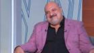 خالد الصاوي عن زوجته: «عشت حياتي مستنيها» (فيديو)