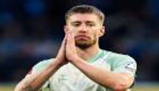 بهدف على الطائر.. ميتشيل فايزر يفتتح أهدافه بالبوندسليغا (فيديو)