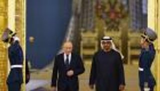 الشيخ محمد بن زايد يعقد قمة مع الرئيس الروسي في الكرملين