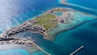 جزيرة سندالة في نيوم على البحر الأحمر