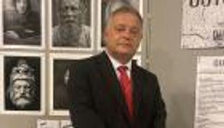 فضحته كاميرات المراقبة.. تعليق عضوية نائب بالحزب الحاكم في بريطانيا