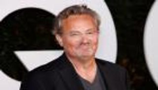 عام على رحيل «ماثيو بيري».. والدته تكشف تفاصيل مؤثرة في الذكرى الأولى لوفاته