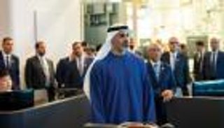 ولي عهد أبوظبي يزور مركز إعادة التصنيع والتكنولوجيا المتقدمة في سنغافورة