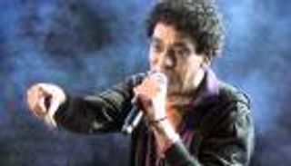 مصدر مقرب ينفي تدهور حالة محمد منير الصحية