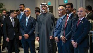 ولي عهد أبوظبي يشهد جانبا من فعاليات الملتقى
