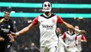 «قناع مرعب».. قصة احتفال عمر مرموش في كأس ألمانيا