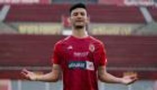 هل يتحول إلى «زجاجي»؟ أشرف داري يربك حسابات الأهلي