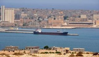 غرق باخرة مصرية قبالة سواحل ليبيا
