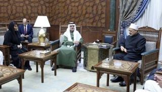 الشيخ نهيان بن مبارك يلتقي شيخ الأزهر