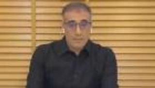 صحفي إيراني أمريكي يفجر أزمة بين واشنطن وطهران.. ما القصة؟