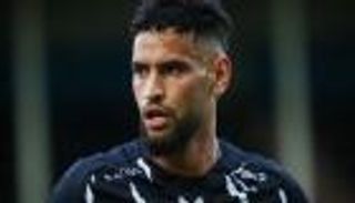 يخاف من والدته.. 4 أسرار عن جوهرة الجزائر آدم زرقان