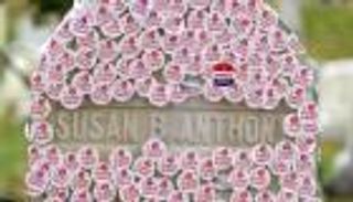 الآلاف «يحجون» إلى قبر سوزان أنتوني.. ما علاقتها بالانتخابات الأمريكية؟