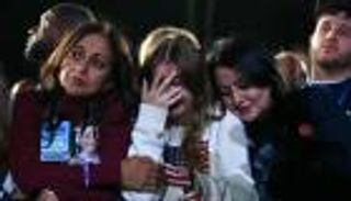 التوتر يدب في صفوف فريق هاريس.. هل يصمد الجدار الأزرق؟