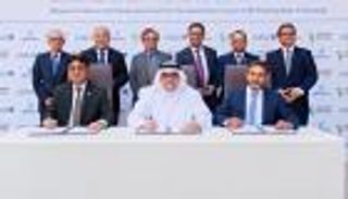 أديبك 2024.. اتفاقية ثلاثية لدراسة جدوى إنشاء محطة طاقة شمسية عائمة في ماليزيا