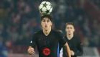 10 غرز.. إصابة دامية تضرب طفل برشلونة (صور)