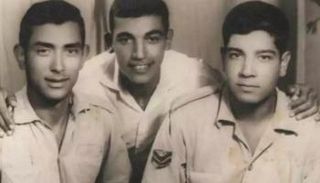 زعلول وهبة بين زملائه