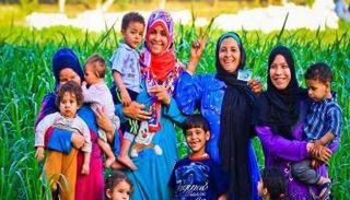 مستفيدون من معاش تكافل وكرامة - صورة أرشيفية 