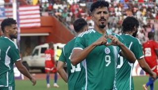 بغداد بونجاح مهاجم منتخب الجزائر