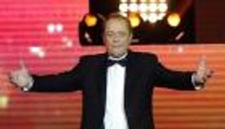 محمود عبد العزيز.. 8 سنوات على رحيل «ساحر السينما»