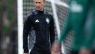 تصفيات كأس العالم.. رينارد يحلم بـ «الضربة القاضية» أمام أستراليا