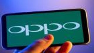 أول صورة لهاتف Oppo Reno 13 تكشف عن تصميم يشبه iPhone