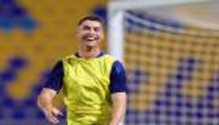 السبب كريستيانو رونالدو.. لاعب ينتقل إلى نادٍ بالخطأ (فيديو)