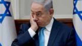 فضائح مكتب نتنياهو تتوالى.. استجواب المتحدث باسمه