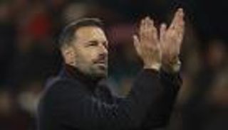 برسالة مؤثرة.. فان نيستلروي يودّع مانشستر يونايتد