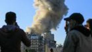 ضاحية بيروت تحت القصف.. إنذارات إخلاء ورصاص تحذير ودمار (صور)