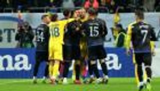 انسحاب كوسوفو أمام رومانيا.. العنصرية تفسد ليلة دوري الأمم الأوروبية (فيديو)