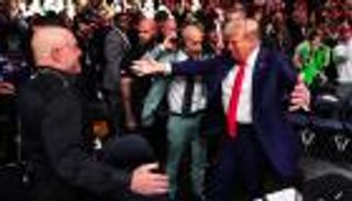 احتفالا بالفوز.. ترامب يشعل مباراة للفنون القتالية المختلطة