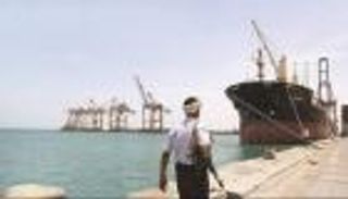 تداعيات هجمات الحوثي الملاحية.. تضاعف أزمة واردات الغذاء باليمن