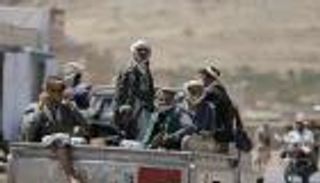 استعدادا لهزيمة عسكرية في الحديدة.. قيادات الحوثي تتخلص من أملاكها