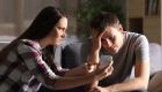 الرجال المتلاعبون بالمرأة ينتمون إلى هذه الأبراج.. فكّري مرتين