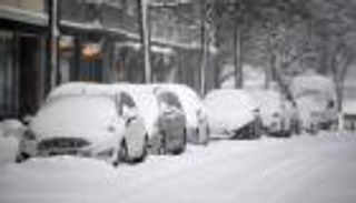 عاصفة ثلجية تتسبب بانقطاع التيار الكهربائي عن آلاف المنازل في فنلندا