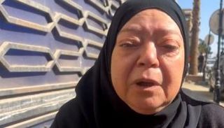 بكاء زوجة الراحل عادل الفار